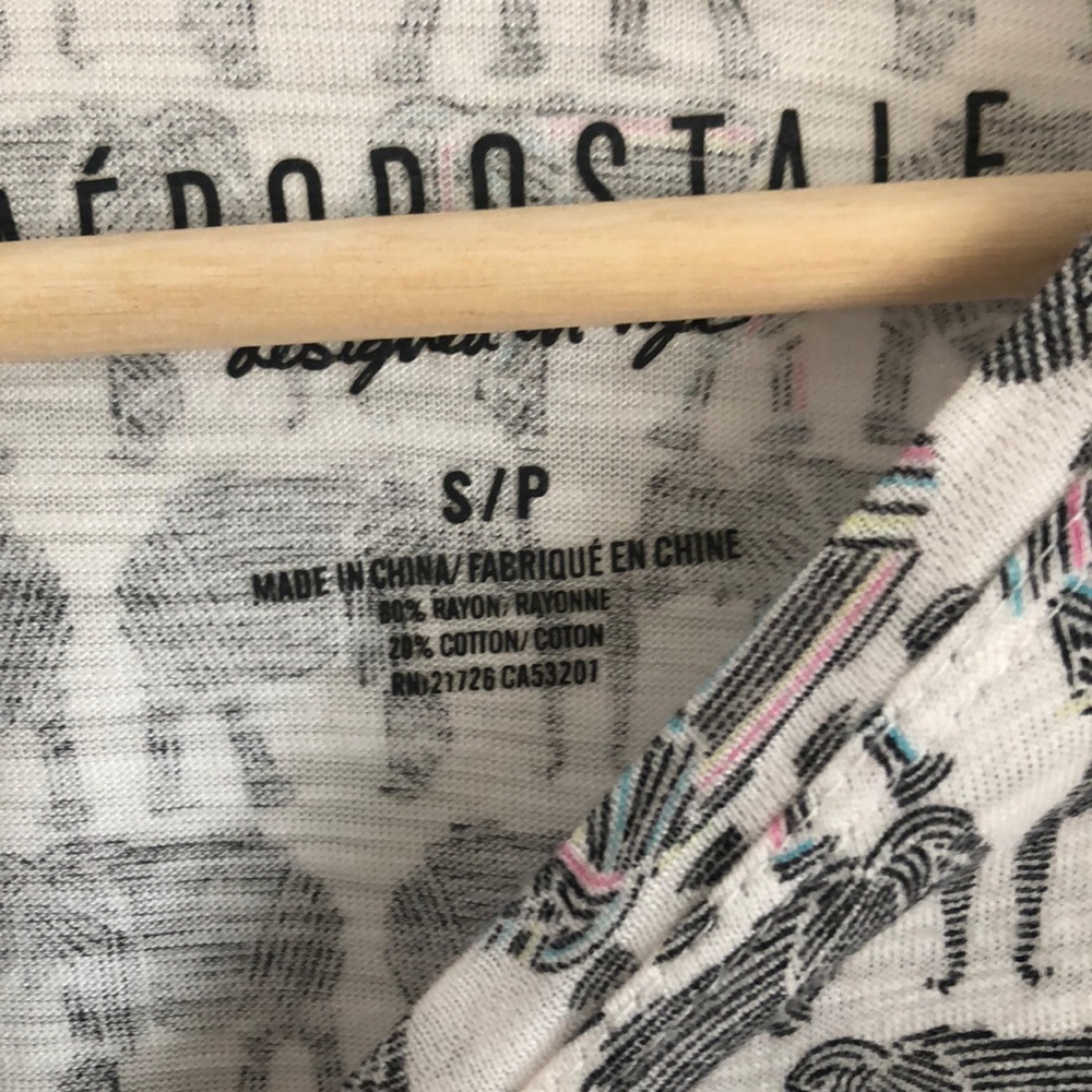 Elephant Patterned Crop Top Tee - Picture 3 of 3